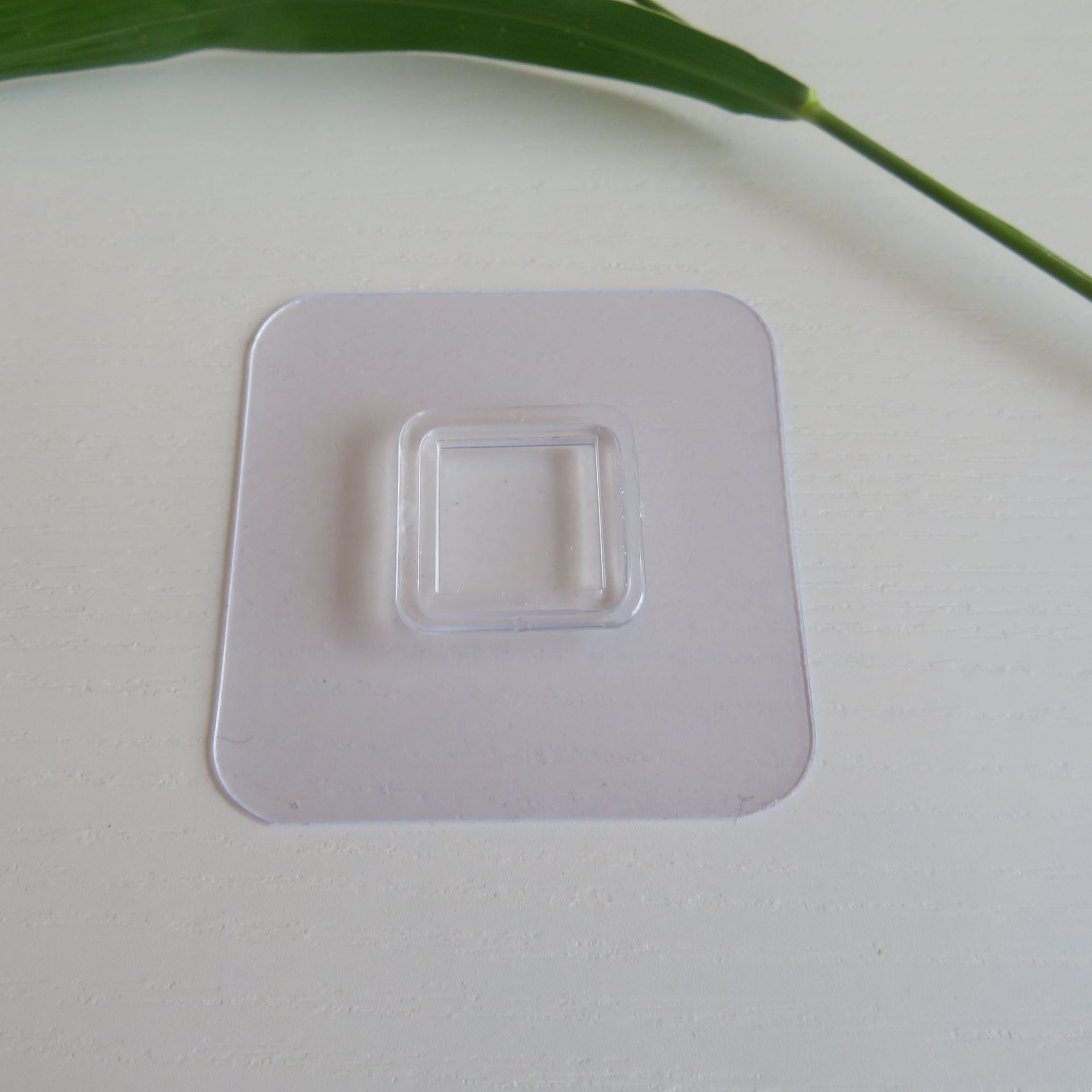 Customized Buckle Transparent Sticker Cylindrical Square Plastic Buckle Seamless Wall Sticker Paste Plastic Parts Storage Rack Accessories Manufacturer Customized Buckle Transparent Sticker Cylindrical Square Plastic Buckle Seamless Wall Sticker Paste Plastic Parts Storage Rack Accessories Manufacturer