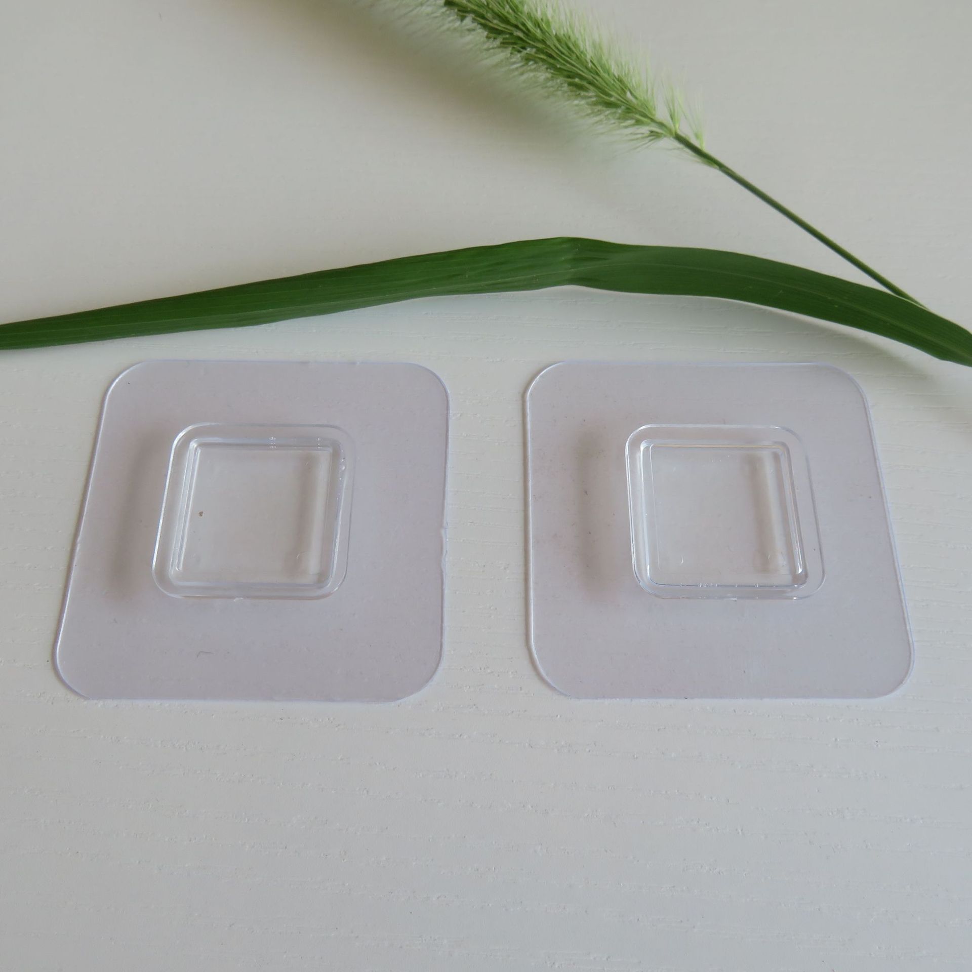 Customized Buckle Transparent Sticker Cylindrical Square Plastic Buckle Seamless Wall Sticker Paste Plastic Parts Storage Rack Accessories Manufacturer Customized Buckle Transparent Sticker Cylindrical Square Plastic Buckle Seamless Wall Sticker Paste Plastic Parts Storage Rack Accessories Manufacturer