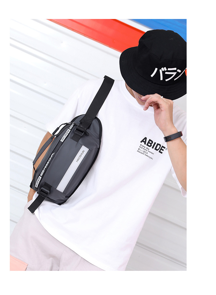 New Fashion Outdoor Pocket Running Close Fit Waist Bag Reflective Stripe Chest Bag AntiTheft Mobile Phone Cashier Bag New Fashion Outdoor Pocket Running Close Fit Waist Bag Reflective Stripe Chest Bag AntiTheft Mobile Phone Cashier Bag
