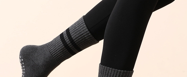 Wholesale Winter Long Non-Slip Yoga Socks Non-Slip Mid-Calf Women's Pilates Socks High Professional Thickened Warm Wholesale Winter Long Non-Slip Yoga Socks Non-Slip Mid-Calf Women's Pilates Socks High Professional Thickened Warm