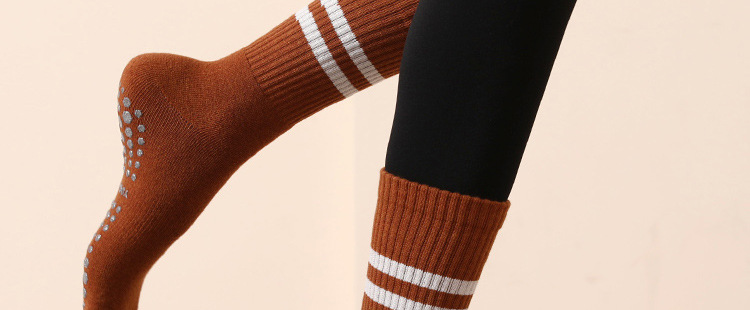 Wholesale Winter Long Non-Slip Yoga Socks Non-Slip Mid-Calf Women's Pilates Socks High Professional Thickened Warm Wholesale Winter Long Non-Slip Yoga Socks Non-Slip Mid-Calf Women's Pilates Socks High Professional Thickened Warm
