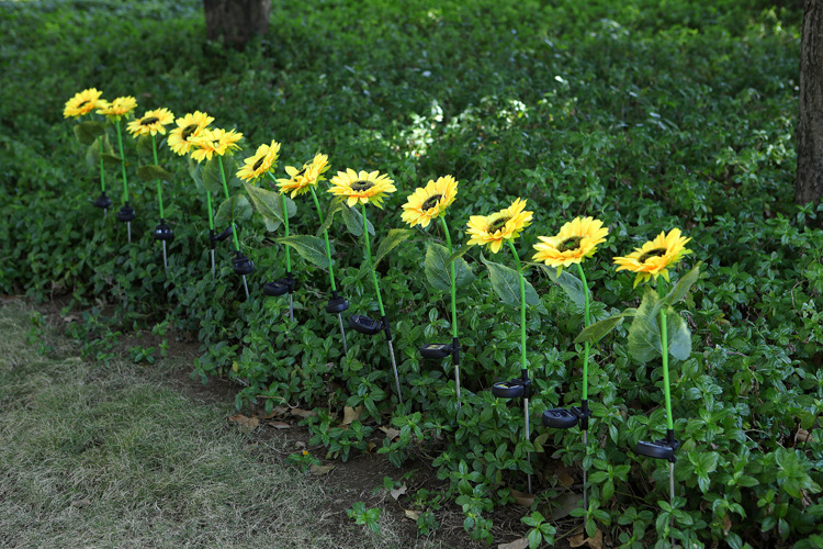 Lotus Lantern Solar Sunflower Simulation Lily Festive Lantern Common Calla Garden Lamp Chrysanthemum Rose Lawn Lamp