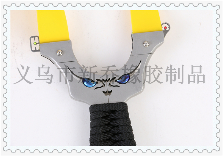 Xinqiao rubber products new arrivals slingshot with Solid wood handle catapult Xinqiao rubber products new arrivals slingshot with Solid wood handle catapult
