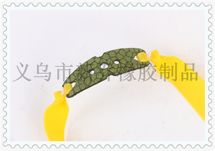 Xinqiao rubber products new arrivals slingshot with Solid wood handle catapult Xinqiao rubber products new arrivals slingshot with Solid wood handle catapult