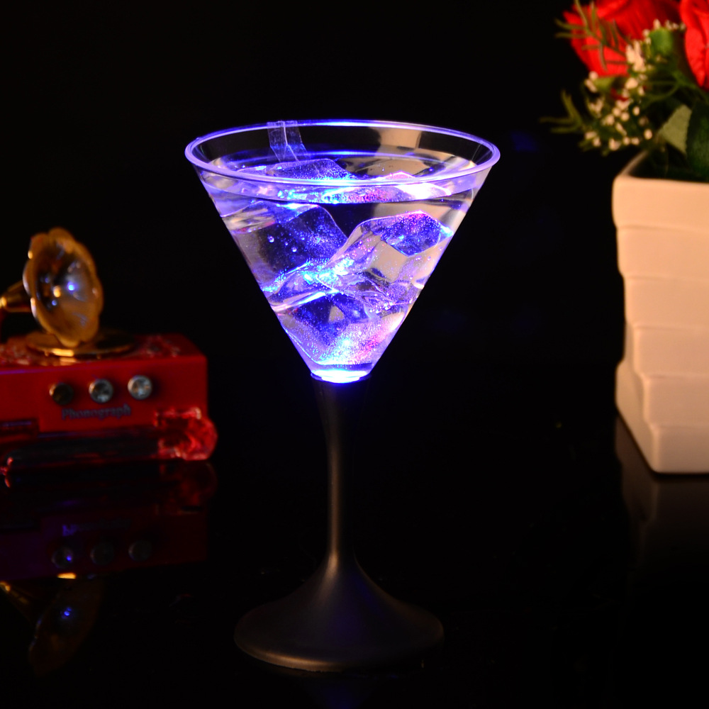 Manufacturer direct sale luminous glass luminous glass colorful luminous goblet sparkling goblet sparkling cocktail