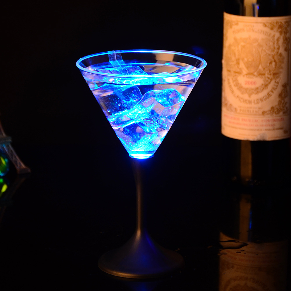 Manufacturer direct sale luminous glass luminous glass colorful luminous goblet sparkling goblet sparkling cocktail