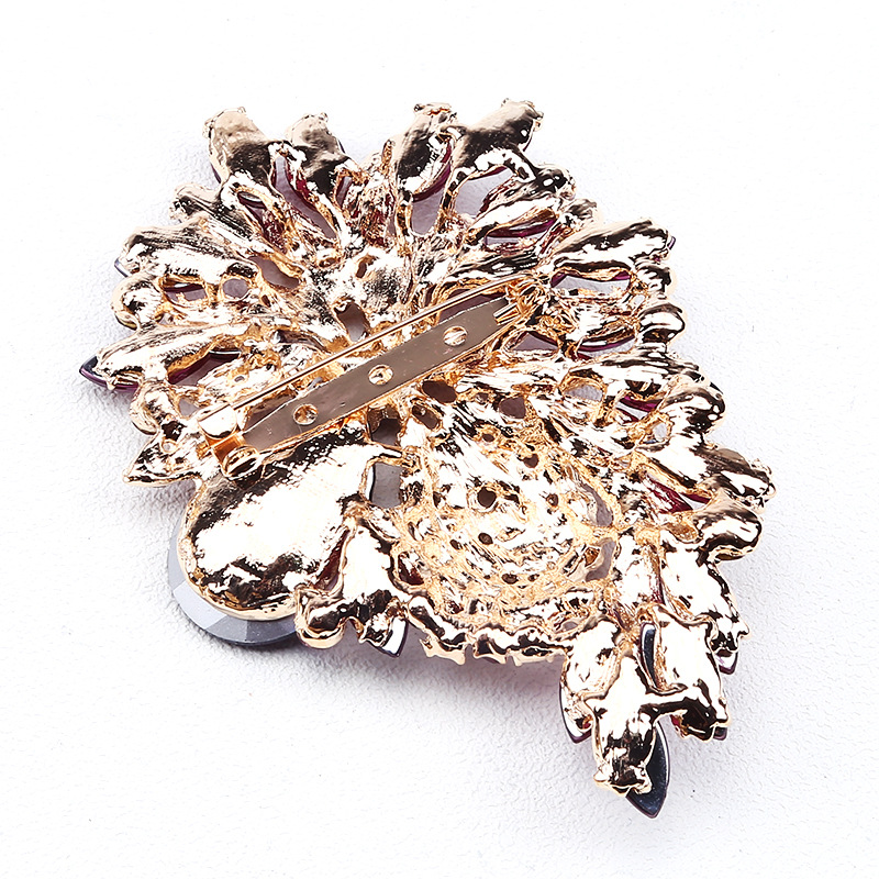 Africa&#039;s best-selling brooch color glass large glass brooch crystal glass brooch corsage clothing accessories