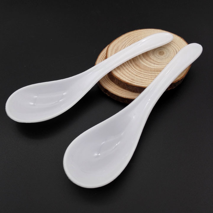 G1333 eight plastic spoons 8 Plastic spoons baby spoon Yiwu 2 yuan 2 yuan
