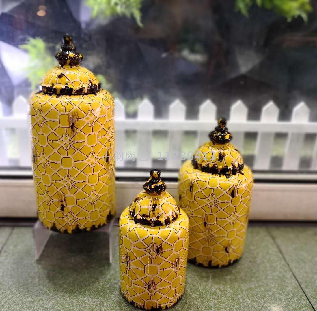 Manufacturer sells 3-piece set of ceramic vases set pieces home decoration candy jar storage jar chocolate jar