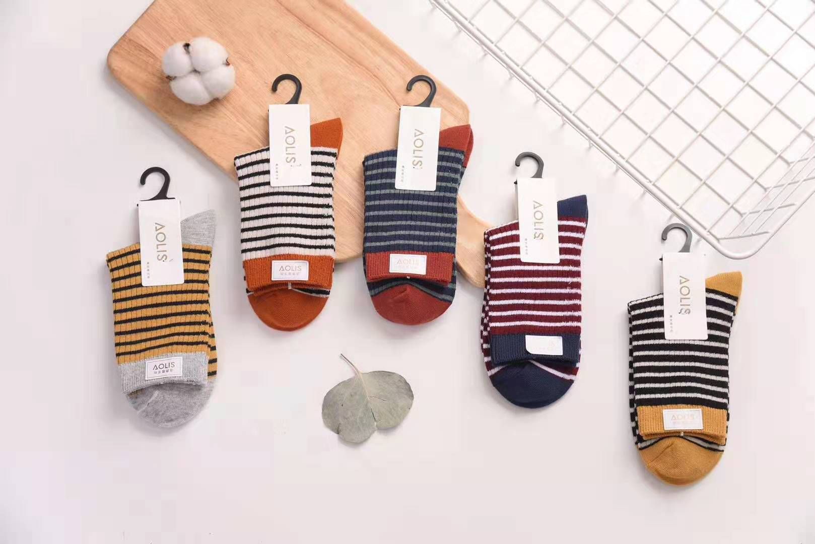 Imported double needle machine socks contrast color stripe stockings combed cotton double needle stockings Imported double needle machine socks contrast color stripe stockings combed cotton double needle stockings