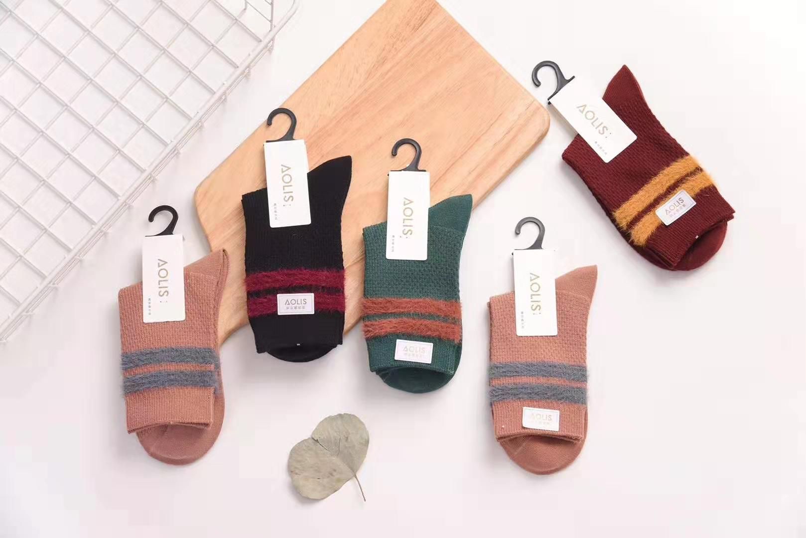 Imported double needle machine socks contrast color stripe stockings combed cotton double needle stockings Imported double needle machine socks contrast color stripe stockings combed cotton double needle stockings