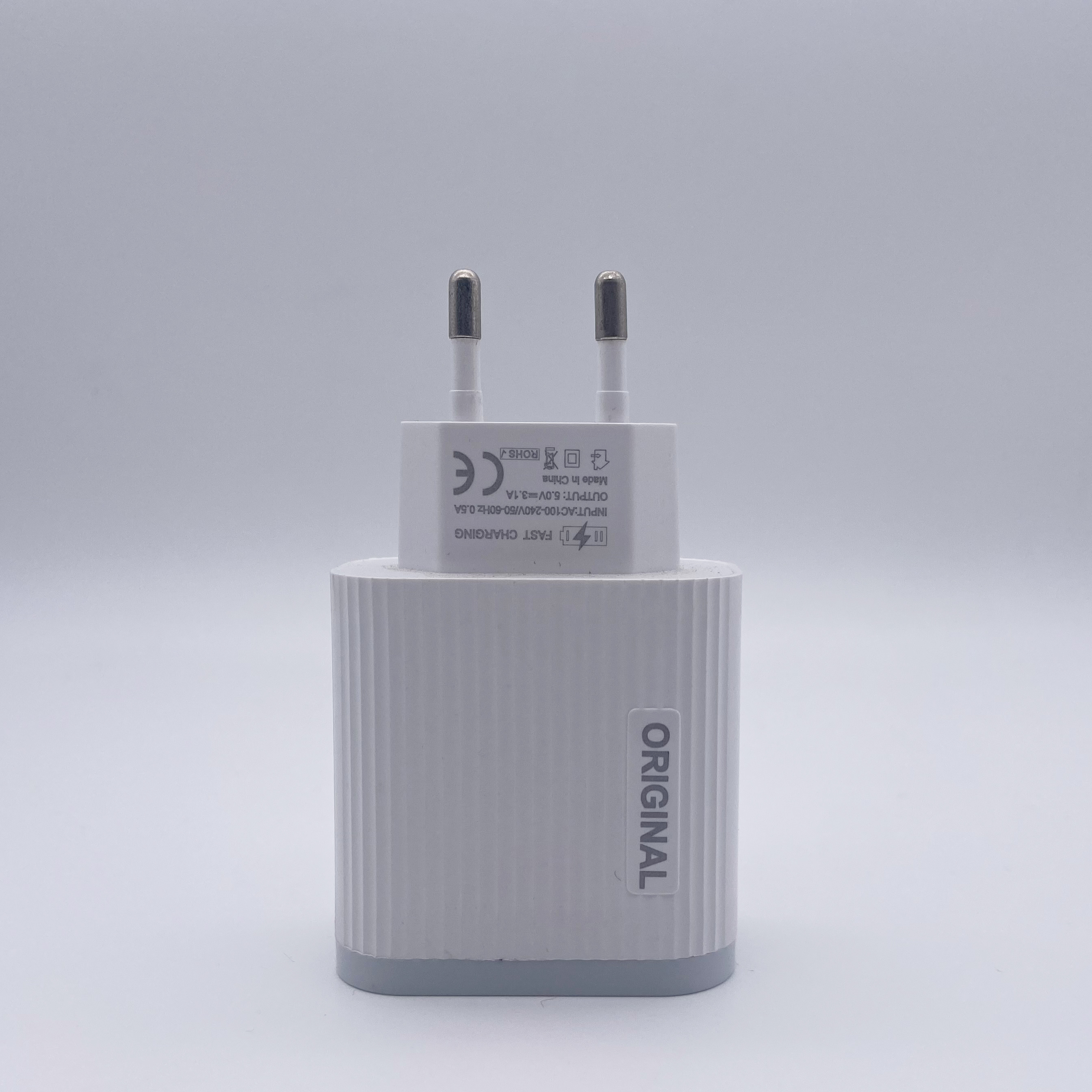 2022 New Haojue Charger Set 3usb Cell Phone Charger for Home Use with LED Display Fast Charging