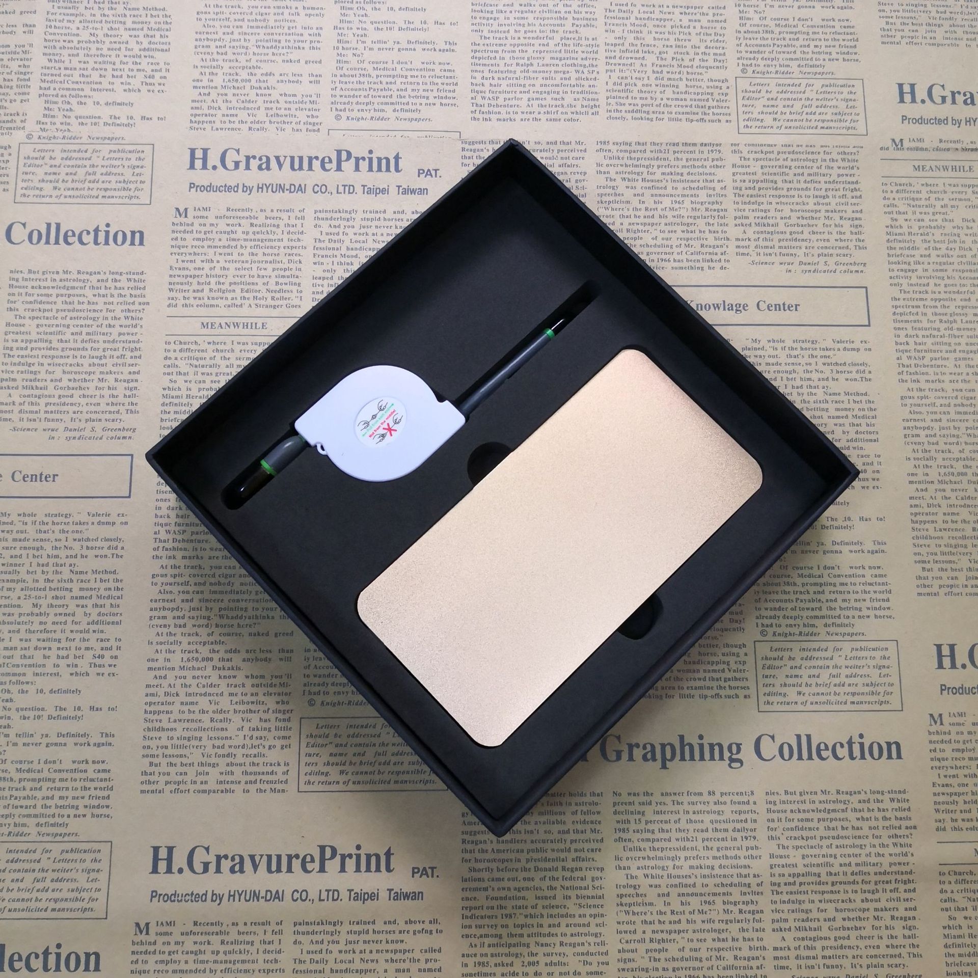 Mobile Power Two-in-One Data Cable Two-Piece Set Power Bank Business Gift Set Gift Box Bank Meeting Customization Mobile Power Two-in-One Data Cable Two-Piece Set Power Bank Business Gift Set Gift Box Bank Meeting Customization