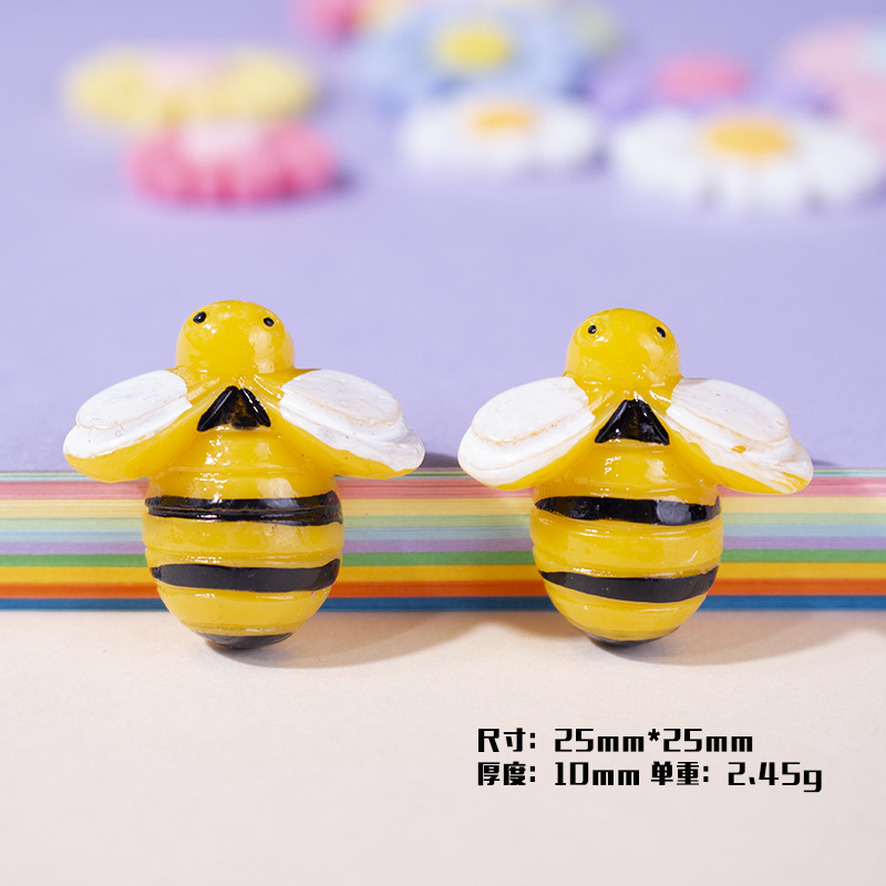 Resin Accessories Cartoon Bee Headdress DIY Ornament Accessories Barrettes Cream Epoxy Phone Shell Stickers Resin Accessories Cartoon Bee Headdress DIY Ornament Accessories Barrettes Cream Epoxy Phone Shell Stickers