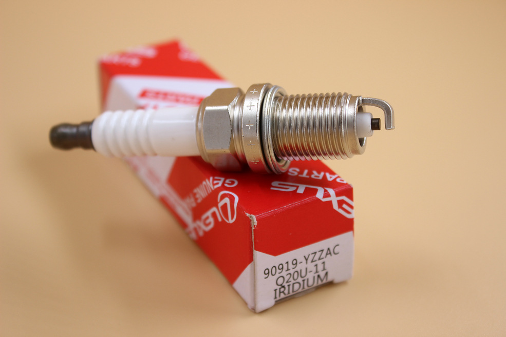 Toyota spark plug 90919-yzzac Q20U-11