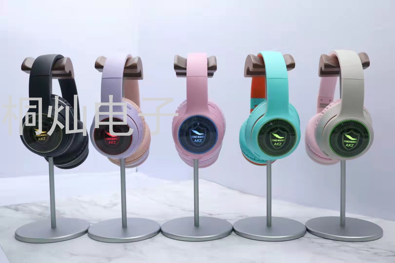 New AKZ-K28 Headset RGB Fashion Card Bluetooth 5.0 Headset Call Sports FM Luminous Headset New AKZ-K28 Headset RGB Fashion Card Bluetooth 5.0 Headset Call Sports FM Luminous Headset