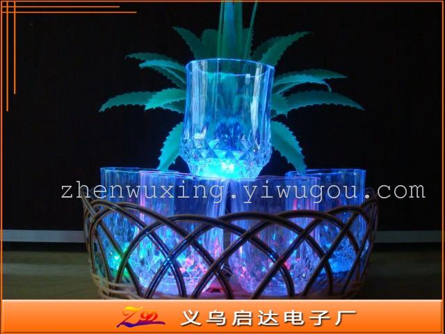 Factory direct LED luminous cup flash cup cup of pineapple cup