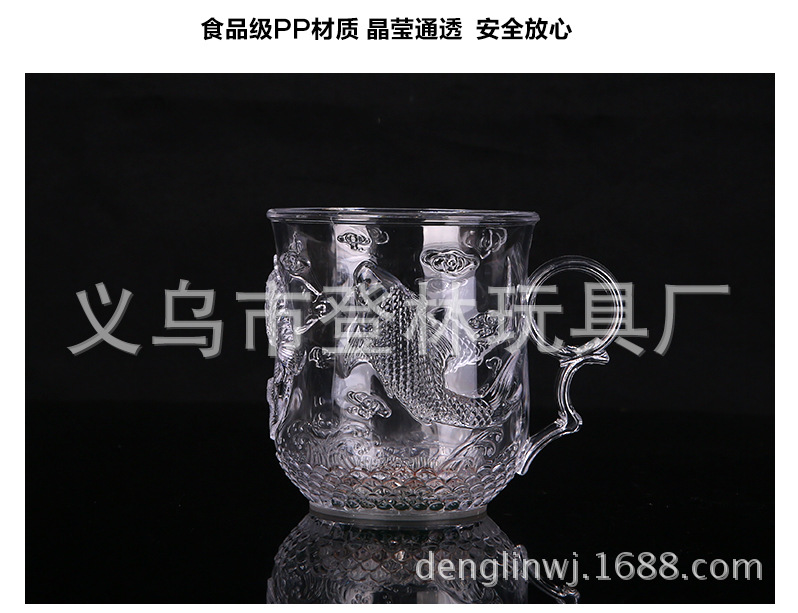 Sensing pineapple glass Christmas Champagne tower bar party supplies new strange luminous cup fish cup Sensing pineapple glass Christmas Champagne tower bar party supplies new strange luminous cup fish cup