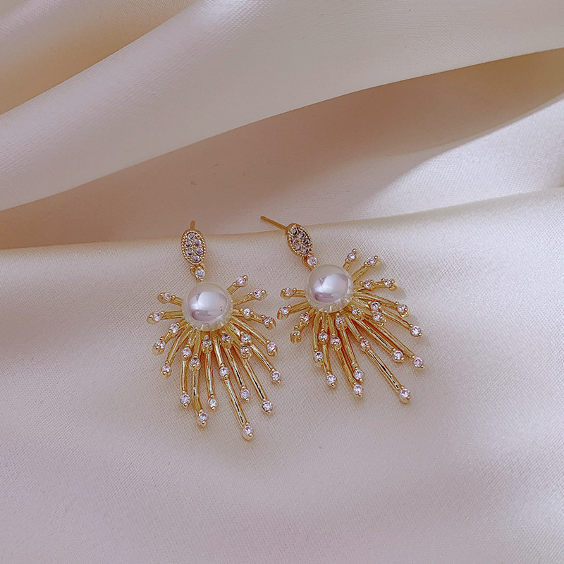 Korean Style Sterling Silver Needle Earrings Retro Exaggerated Cold Style Super Flash Metal Fireworks Earrings for Women Korean Style Sterling Silver Needle Earrings Retro Exaggerated Cold Style Super Flash Metal Fireworks Earrings for Women