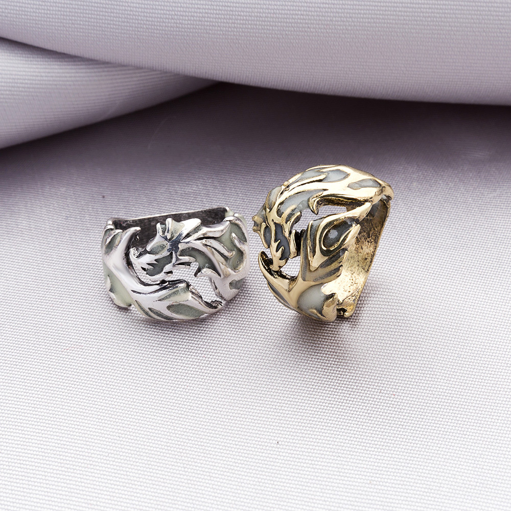 European and American Retro Men's Ring Luminous Dragon Ring Domineering Luminous Bracelet Halloween Ornaments European and American Retro Men's Ring Luminous Dragon Ring Domineering Luminous Bracelet Halloween Ornaments