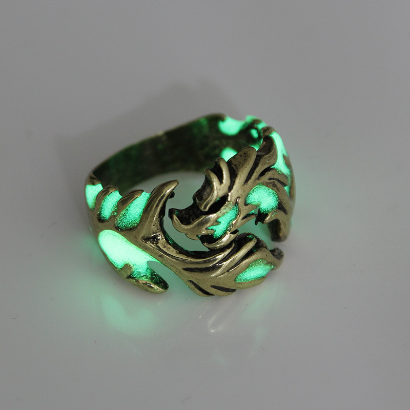 European and American Retro Men's Ring Luminous Dragon Ring Domineering Luminous Bracelet Halloween Ornaments European and American Retro Men's Ring Luminous Dragon Ring Domineering Luminous Bracelet Halloween Ornaments