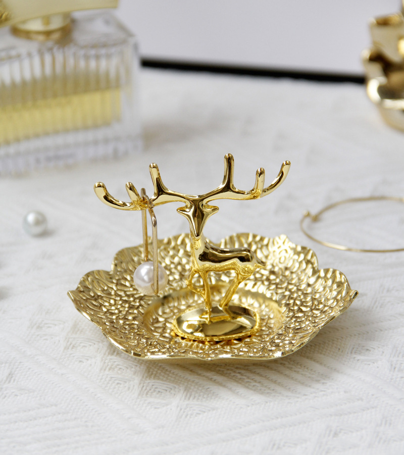 INS Nordic Style Golden Reindeer Jewelry Plate Metal Middle East Arabic Ring Metal Deer INS Nordic Style Golden Reindeer Jewelry Plate Metal Middle East Arabic Ring Metal Deer