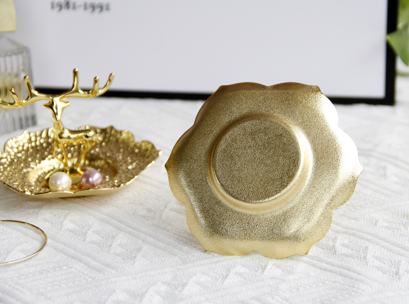 INS Nordic Style Golden Reindeer Jewelry Plate Metal Middle East Arabic Ring Metal Deer INS Nordic Style Golden Reindeer Jewelry Plate Metal Middle East Arabic Ring Metal Deer