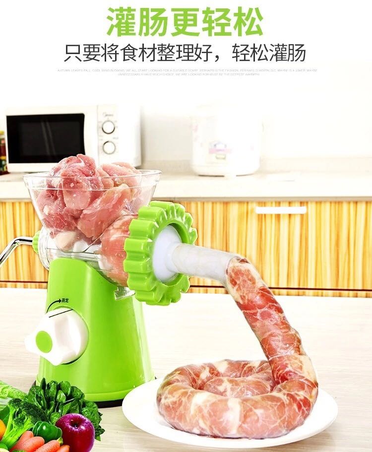 The hand-operated meat grinder USES a sausage machine to shake the minced meat. The hand-operated meat grinder USES a sausage machine to shake the minced meat.