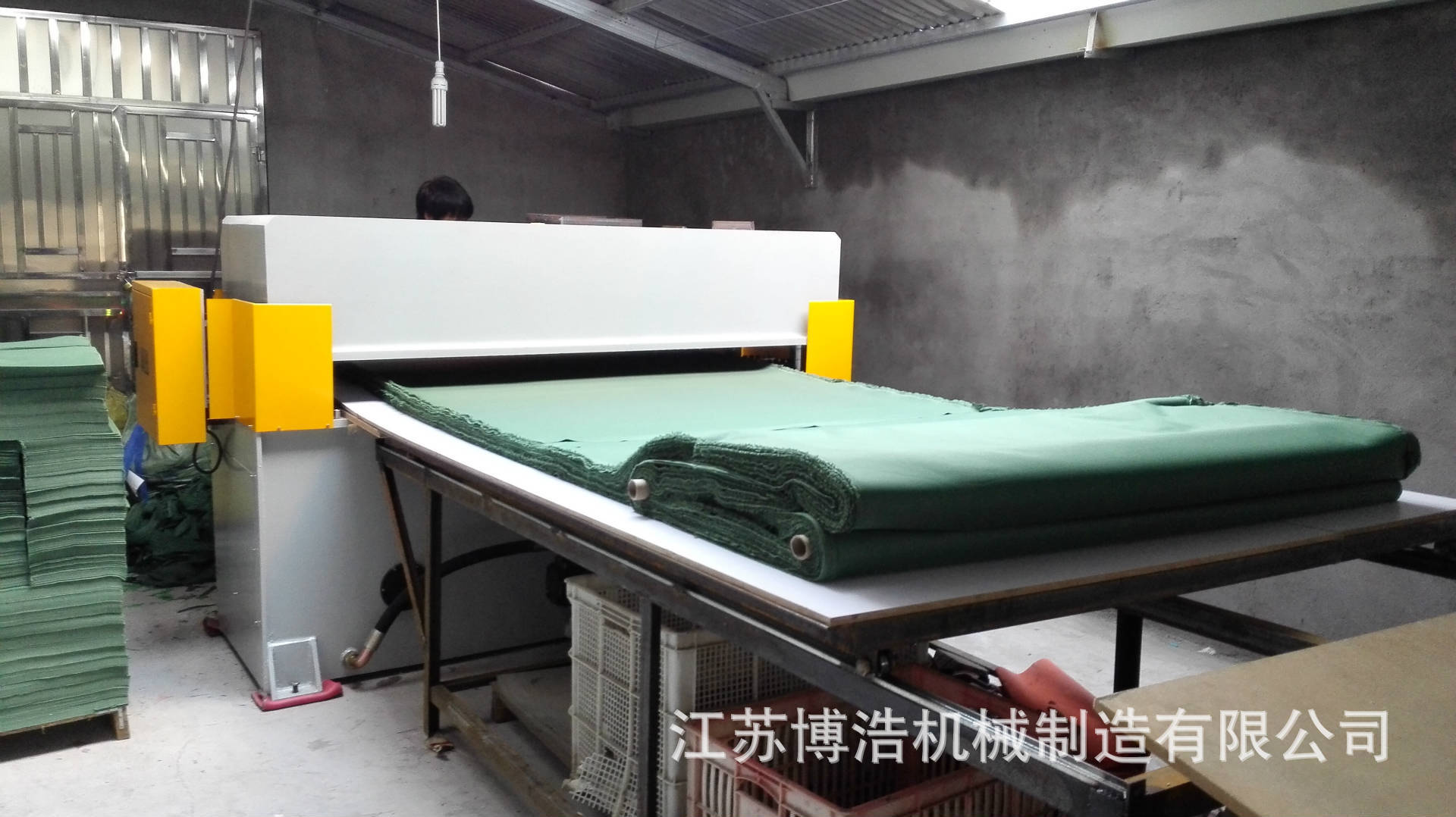 Manufacturers direct luggage gloves clothing plush toys crafts industry blanking machine cutting machine Manufacturers direct luggage gloves clothing plush toys crafts industry blanking machine cutting machine