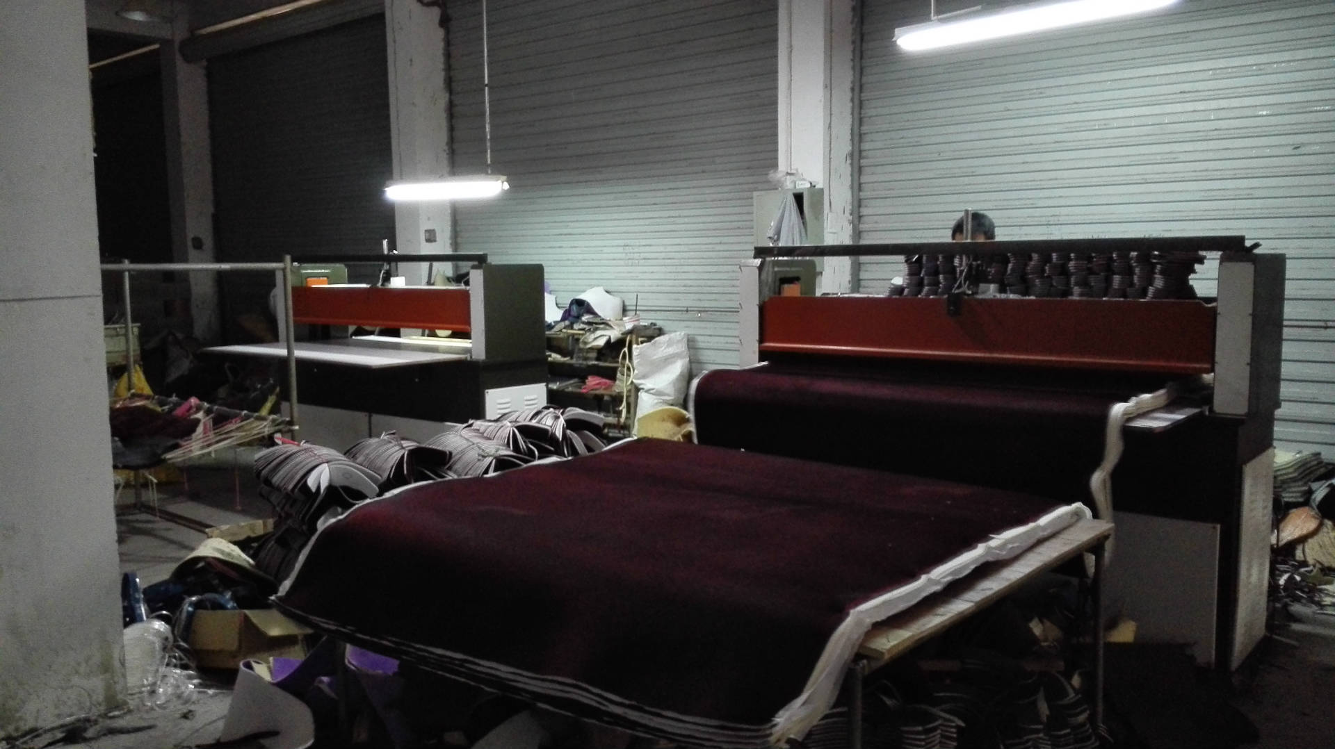 Manufacturer's direct supply plane cutting machine processing customized pearl cotton blister plane cutting machine