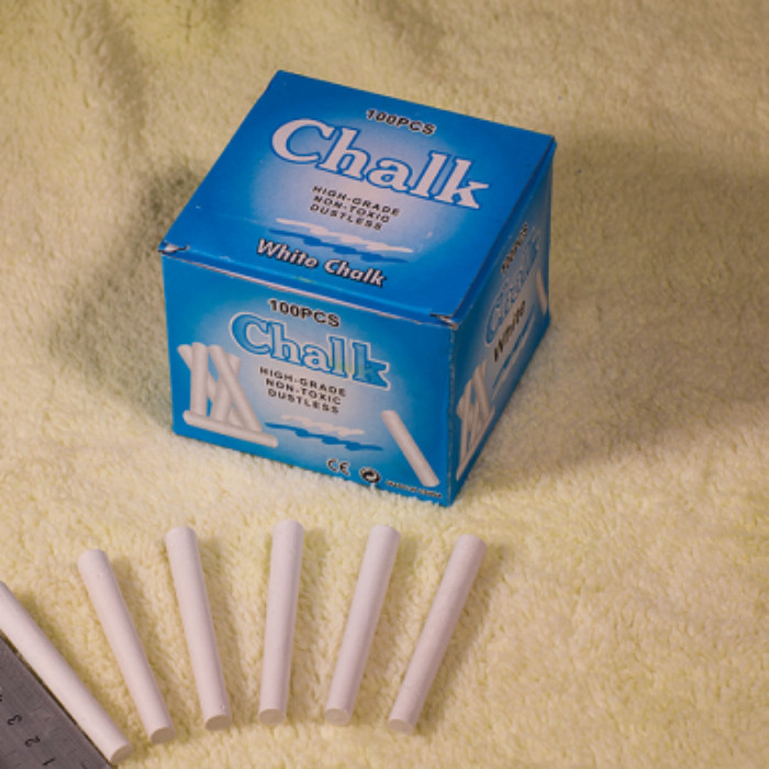 Independent production of environmentally clean white chalk factory 100 pieces of chalk