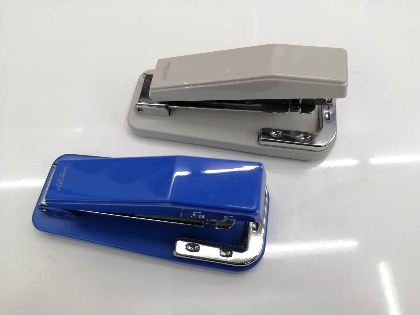 STAPLER office Medium STAPLER 24-6 26-6 metal body good quality staples punch etc.