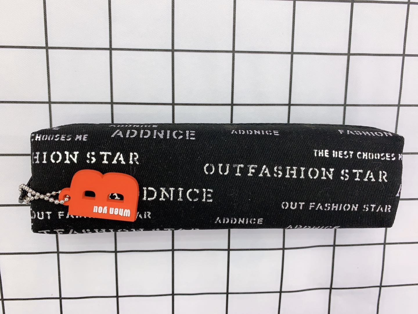 Japan and South Korea creative simple multi-functional hang tag pen bag primary school supplies creative pencil bag Japan and South Korea creative simple multi-functional hang tag pen bag primary school supplies creative pencil bag