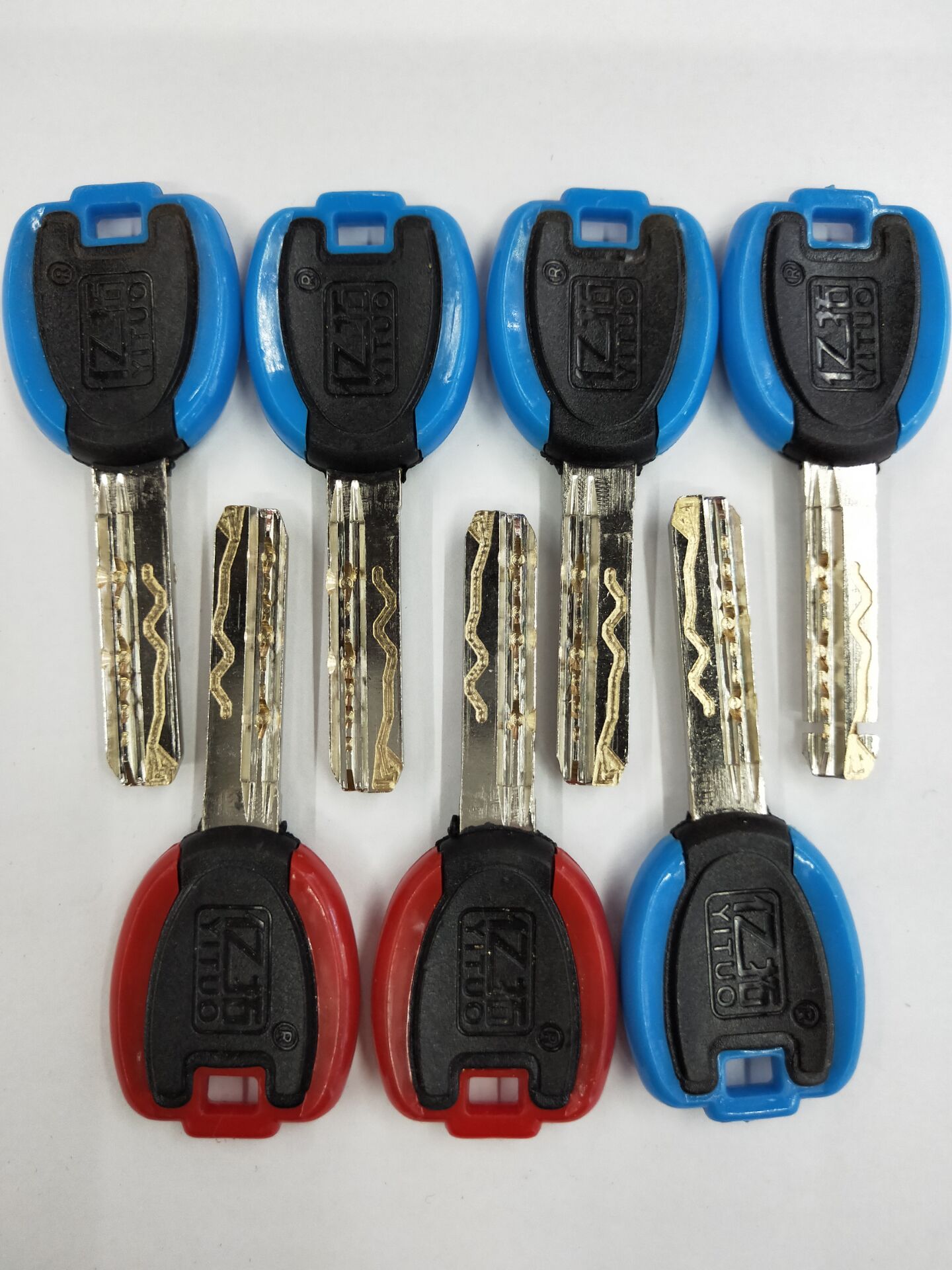 Yituo factory direct sales of copper 70 center new plastic box small packaging door universal lock center