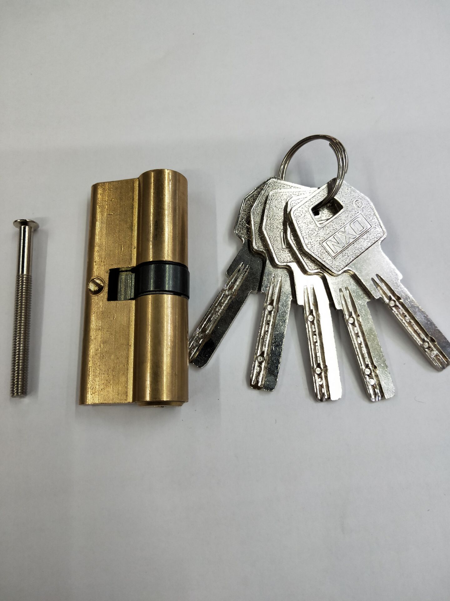 Yituo factory direct sales of copper 70 center new plastic box small packaging door universal lock center