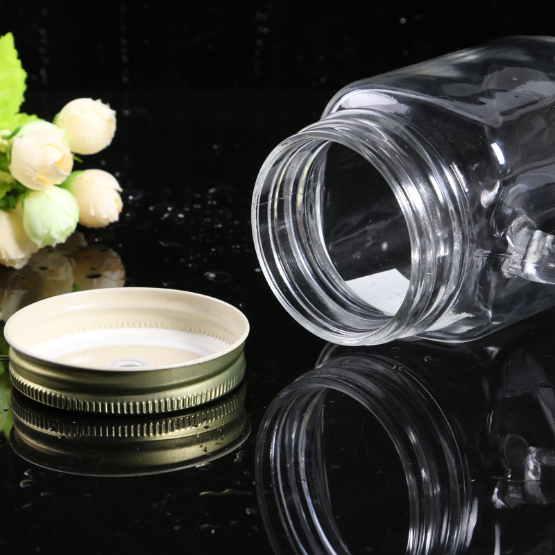 Sealed glass with a glass glass cup with a glass cup.