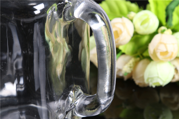 Sealed glass with a glass glass cup with a glass cup. Sealed glass with a glass glass cup with a glass cup.
