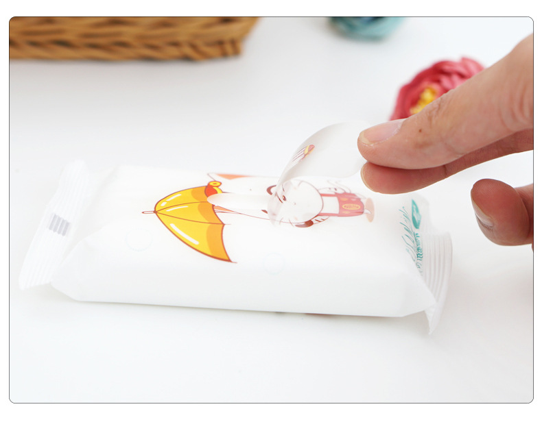 Wet Wipes Baby Removable Portable Small Bag Wet Wipes 10 Pieces Disposable Cleaning Wet Wipes Mother and Baby Gifts Wet Wipes Baby Removable Portable Small Bag Wet Wipes 10 Pieces Disposable Cleaning Wet Wipes Mother and Baby Gifts