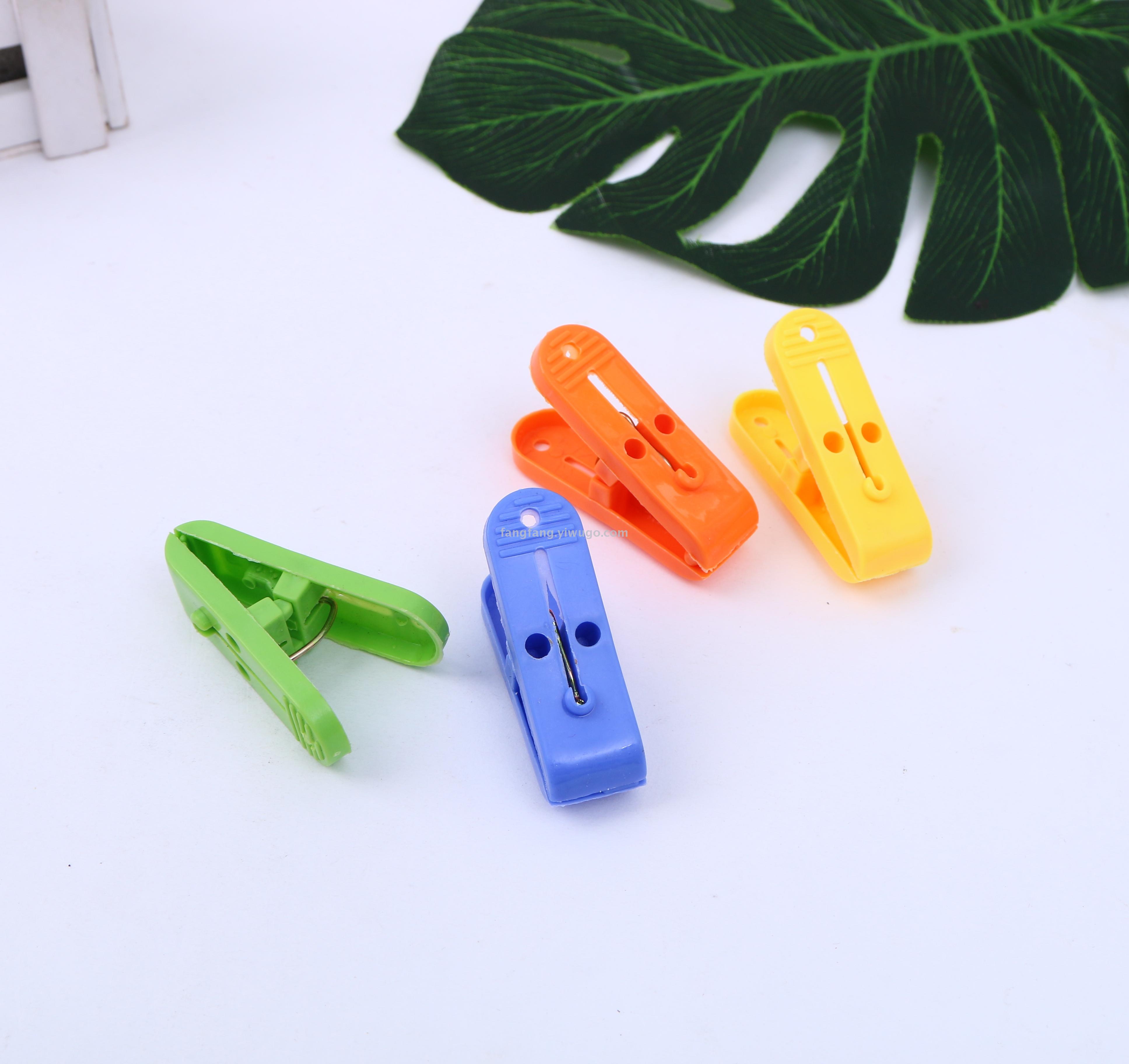 Clip cartoon plastic clip portable and durable windproof clip