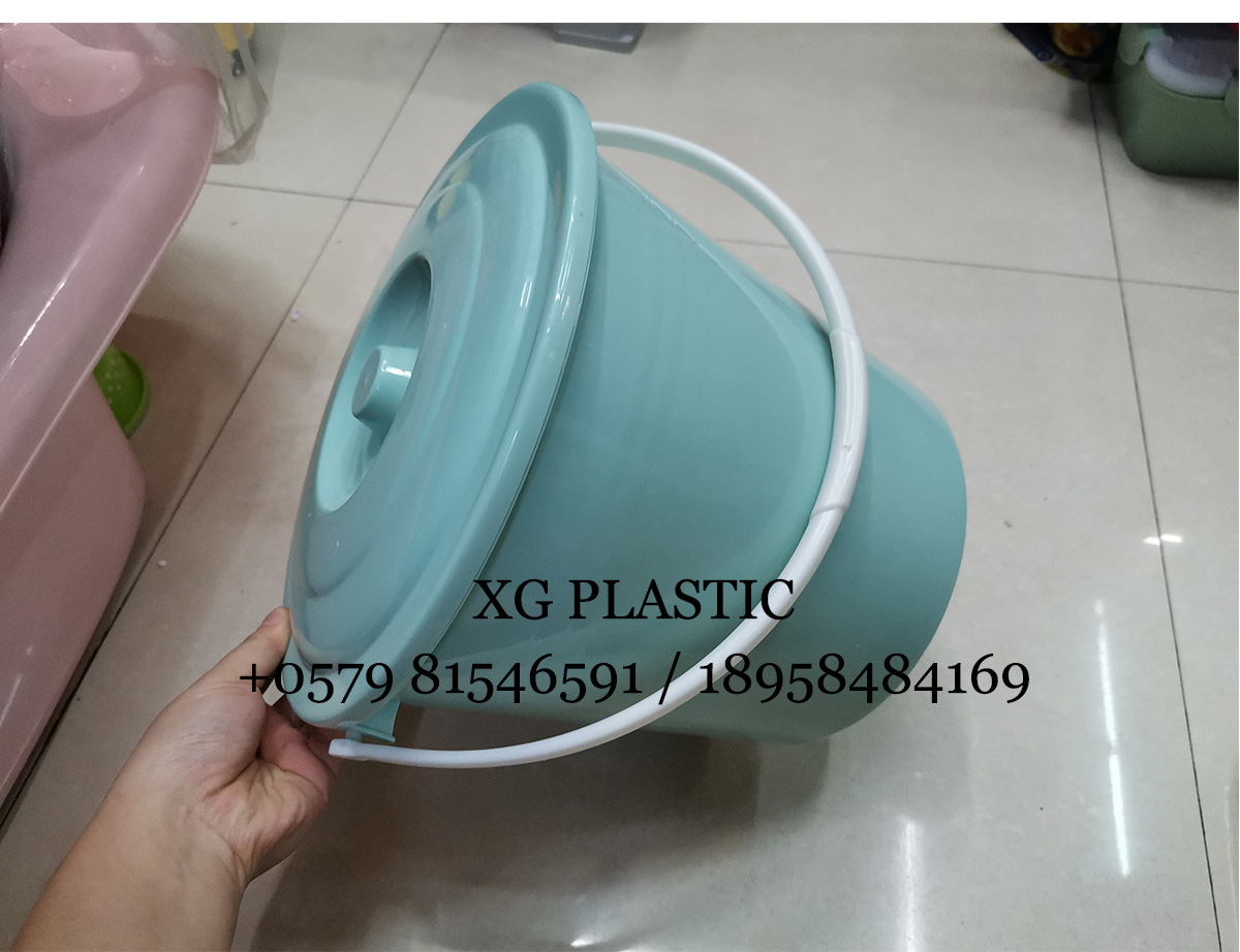8 Liter water bucket plastic bucket with lid simple style household water storage bucket portable round shape bucket 8 Liter water bucket plastic bucket with lid simple style household water storage bucket portable round shape bucket