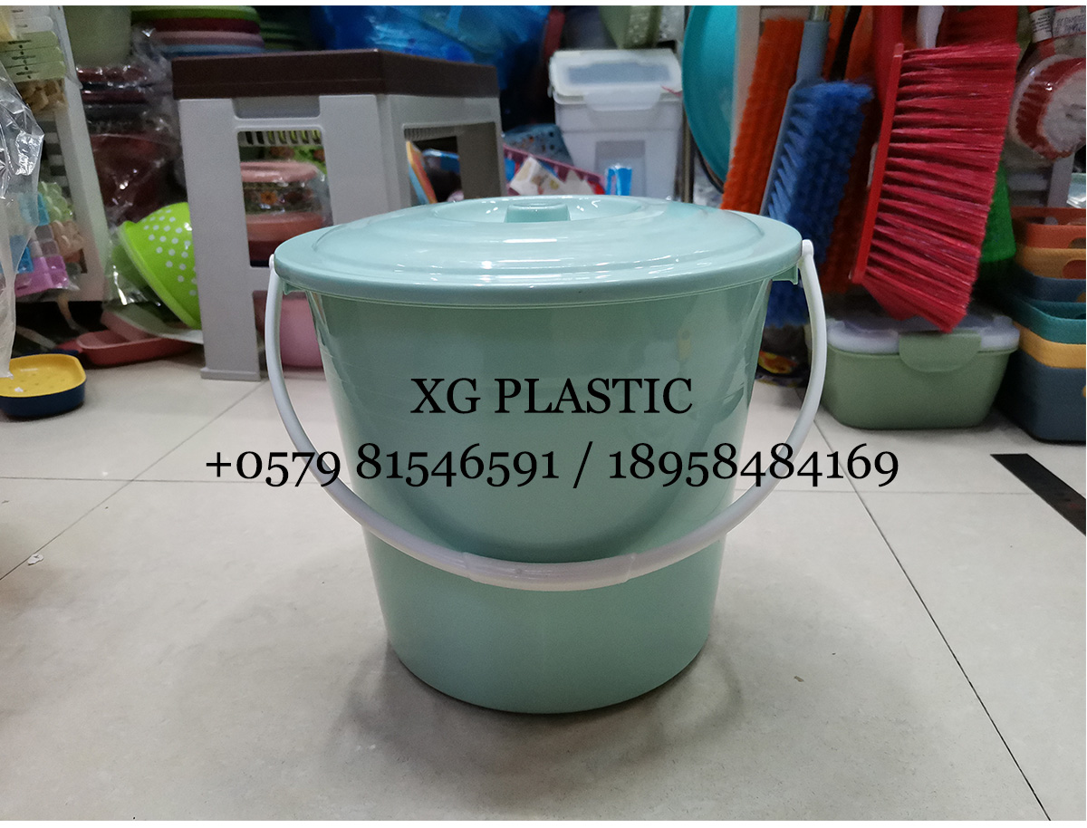 8 Liter water bucket plastic bucket with lid simple style household water storage bucket portable round shape bucket 8 Liter water bucket plastic bucket with lid simple style household water storage bucket portable round shape bucket
