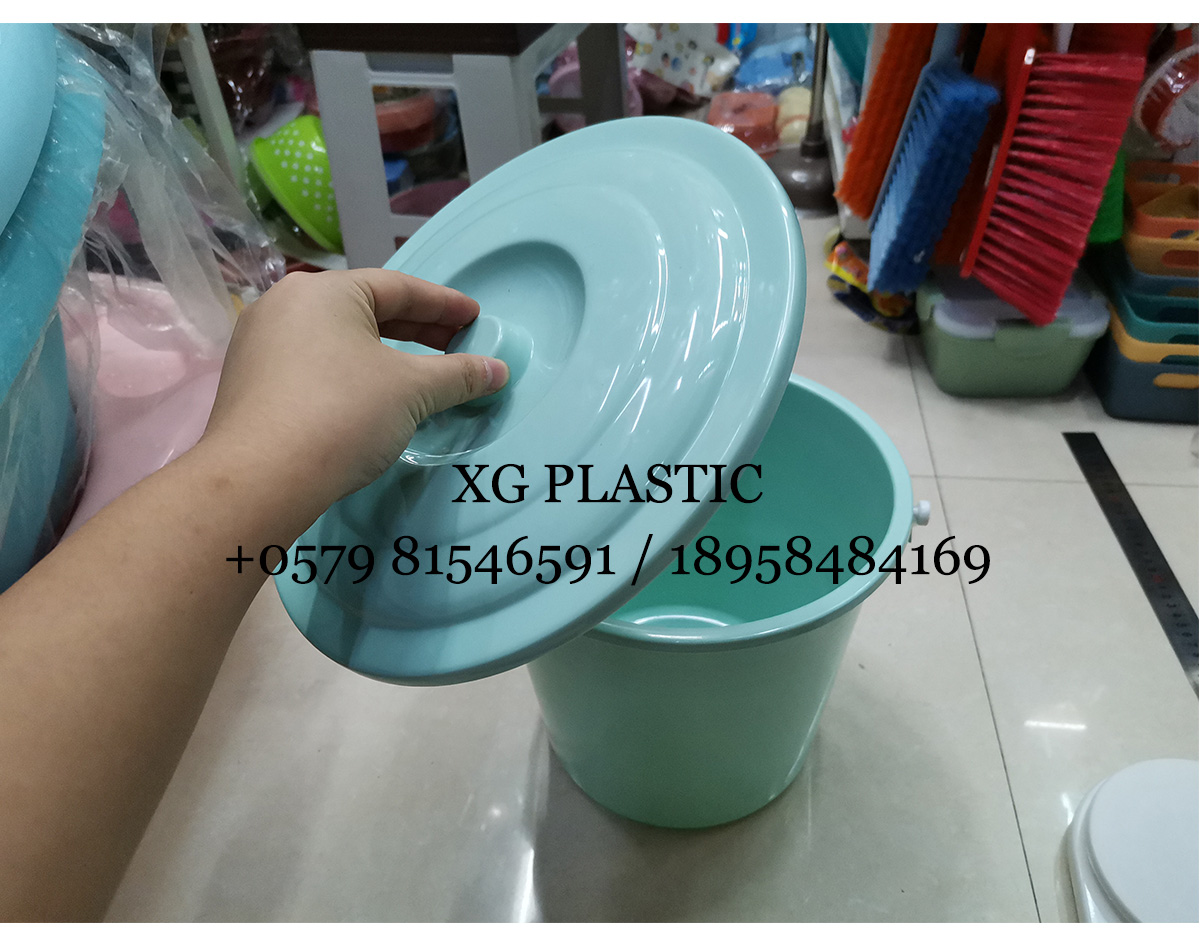 8 Liter water bucket plastic bucket with lid simple style household water storage bucket portable round shape bucket 8 Liter water bucket plastic bucket with lid simple style household water storage bucket portable round shape bucket