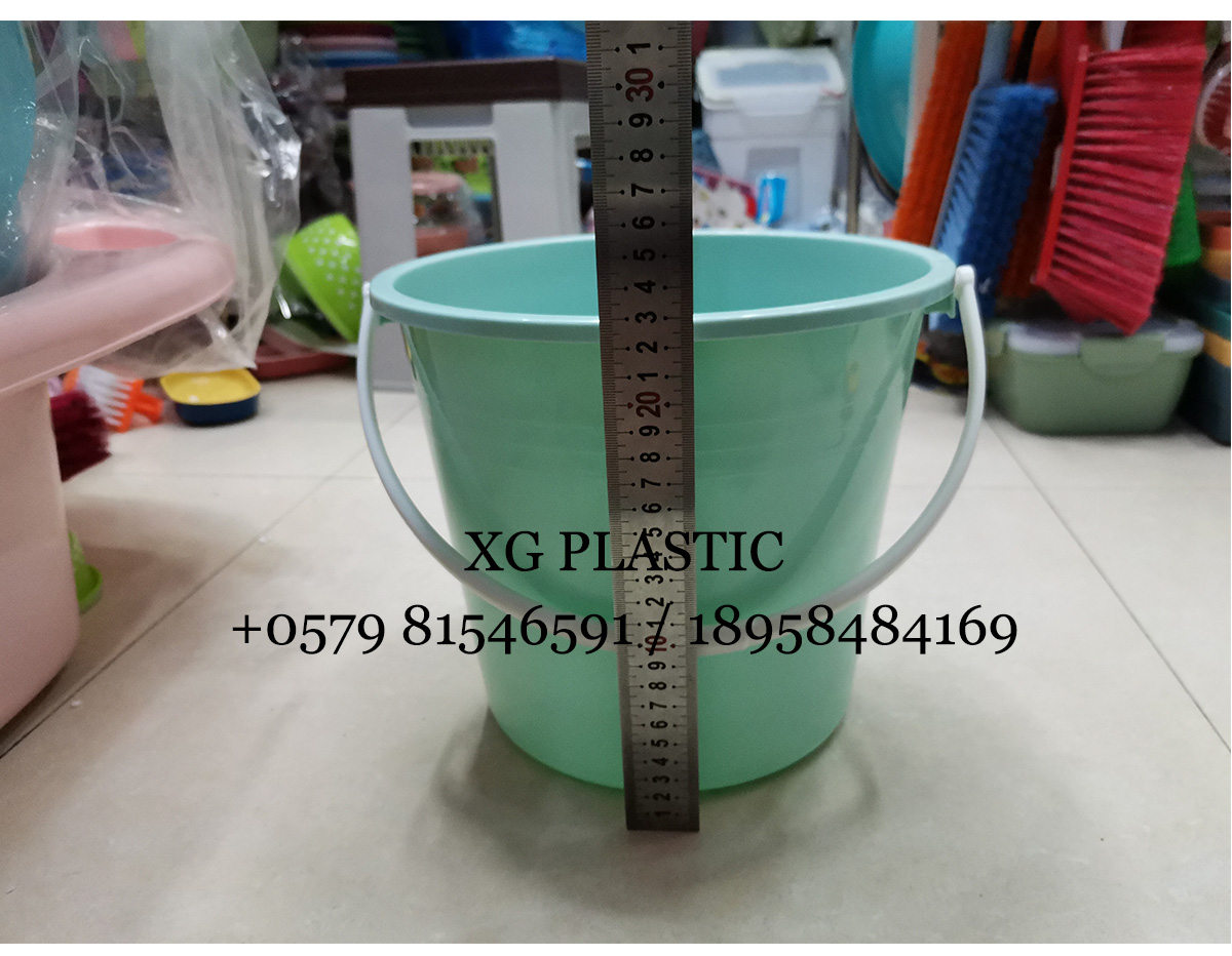 8 Liter water bucket plastic bucket with lid simple style household water storage bucket portable round shape bucket 8 Liter water bucket plastic bucket with lid simple style household water storage bucket portable round shape bucket