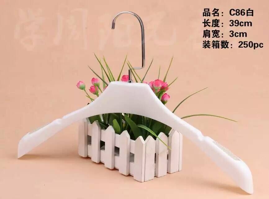 C86 white suit rack clothes rack rack for one piece.
