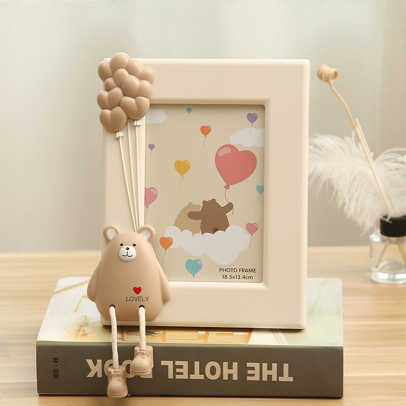 Haotao Photo Frame HT-TF1134 Hanging Foot Bear 7-Inch Vertical Version (2 Colors)