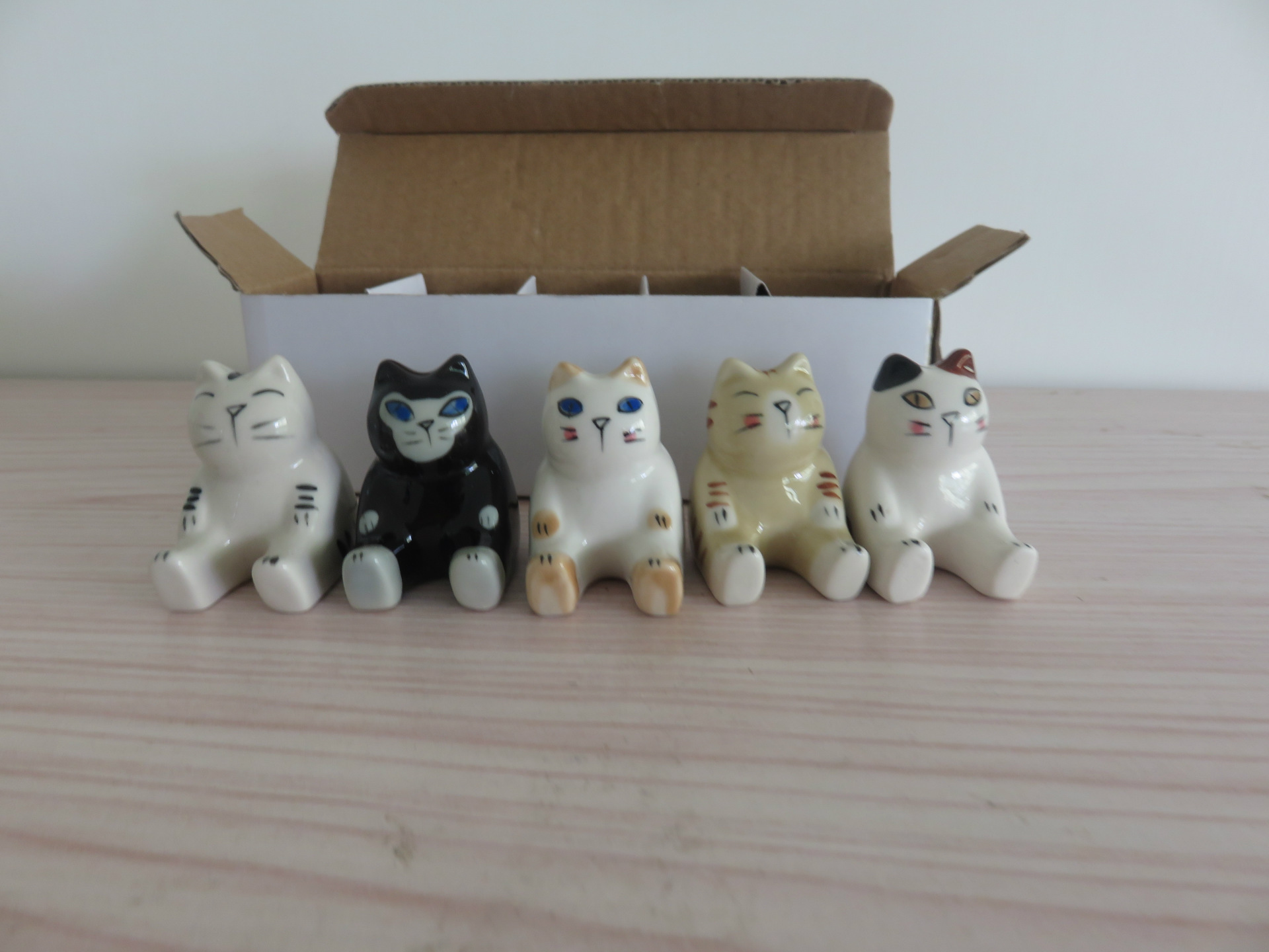 Baoyun Zakka Japanese Style Groceries Chopsticks Shelf Ceramic Chopsticks Rest Chopsticks Shelf Panda Porcelain craft Baoyun Zakka Japanese Style Groceries Chopsticks Shelf Ceramic Chopsticks Rest Chopsticks Shelf Panda Porcelain craft