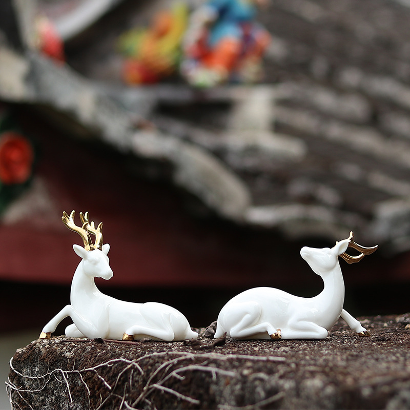 All the Way Safe inside the Car Decoration Car Decoration Deer Creative Home Living Porcelain craft