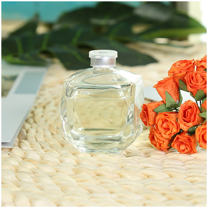 Factory Direct Sales Reed Diffuser Essential Oil Set Rattan Aroma Gift Box Indoor Perfume Room Spice Purifying Air