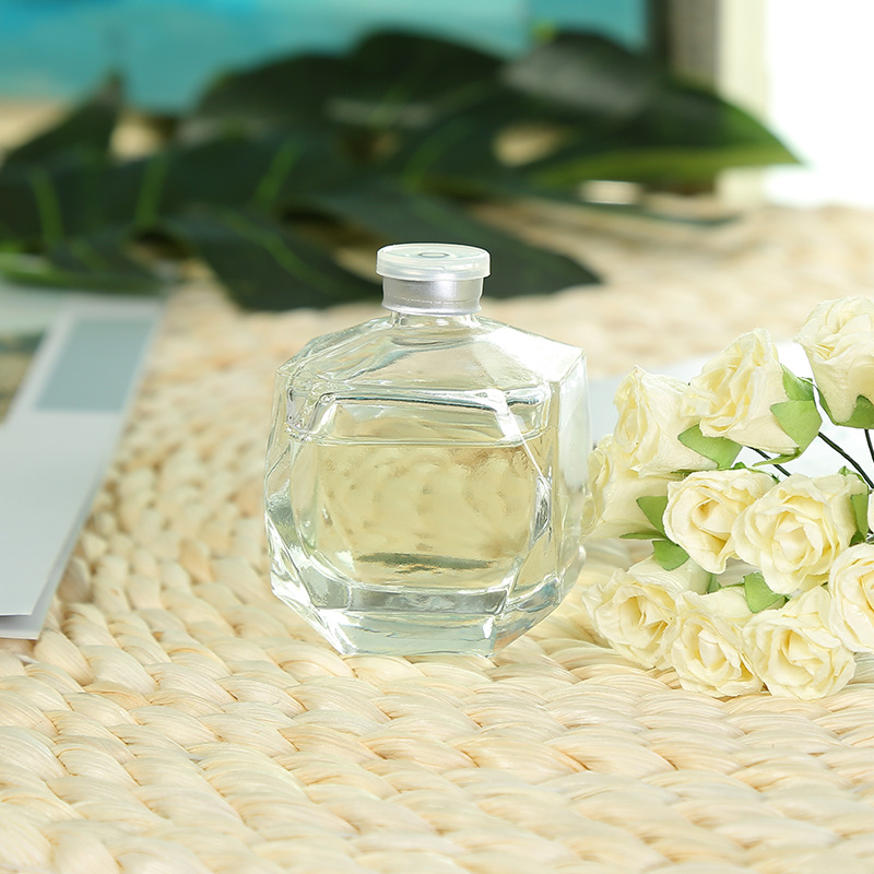 Factory Direct Sales Reed Diffuser Essential Oil Set Rattan Aroma Gift Box Indoor Perfume Room Spice Purifying Air
