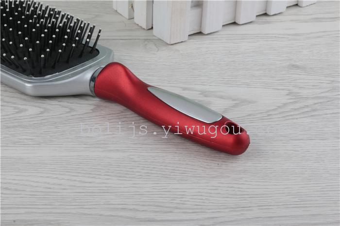 Massage the comb air cushion to comb the large plate to comb the static electricity. Massage the comb air cushion to comb the large plate to comb the static electricity.